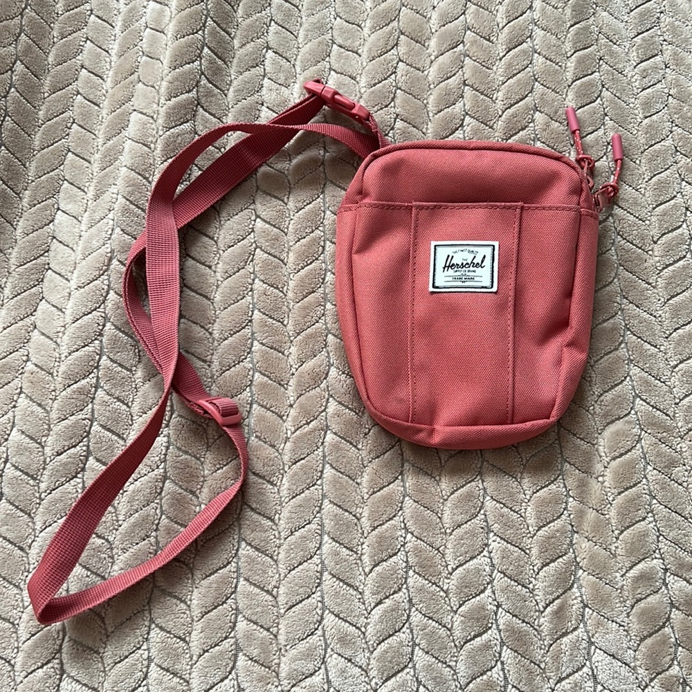 Hershel cross body